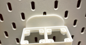 Gridfinity-compatible holder for the IKEA Skadis