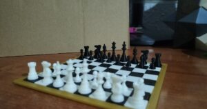 Miniature Chess set and board (11,5x11,5 cm)