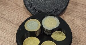 Pocket euro coin box
