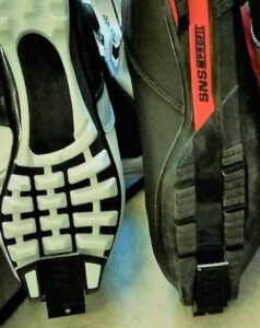Snow protector for classic nordic boots @ Pinshape