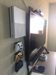 X-Box One Controler Hanger @ Pinshape