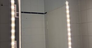 Bathroom mirror light with IKEA Vattensten 1m LED strips by MTAFGB | Download free STL model
