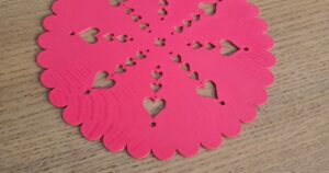 Decorative plate w/hearts