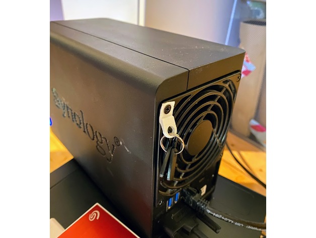 Synology NAS key hanger by tpo88