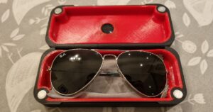 Trackable Glasses Case by OandH | Download free STL model